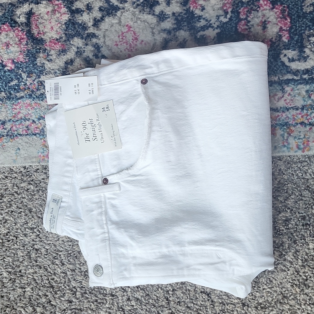 Abercrombie & Fitch The 90s Straight ultra high rise white jeans
